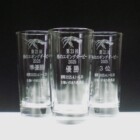 大会の表彰品に彫刻サワーグラス