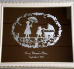 開院のお祝いに<br>
メルヘンチックな<br>
オリジナルイラスト<br>
ミラー平彫り 額PB-L