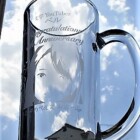 ビアジョッキに<br>自作デザイ
ンを彫刻<br>