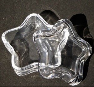 蓋を開けた画像<br>
深さ(高さ)5㎝弱ある<br>
ので結構入りますよーー✯✯<br>
<br>
<br>