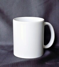 磁器マグカップA<br>
径8.3㎝前後 高10㎝前後<br>
ホワイト、容量350㏄位<br>
加工費込み(着色有)<br>
3500円<br>
<br>
<center><a href="https://www.kobo-abe.com/order?product=%E7%A3%81%E5%99%A8%E3%83%9E%E3%82%B0%E3%82%AB%E3%83%83%E3%83%97A" target="_blank" rel="noopener noreferrer"><img border="0" src="https://www.kobo-abe.com/wp-content/uploads/2016/10/order-or200.png" width="180px" alt=""></a></center>
<br>
<br>